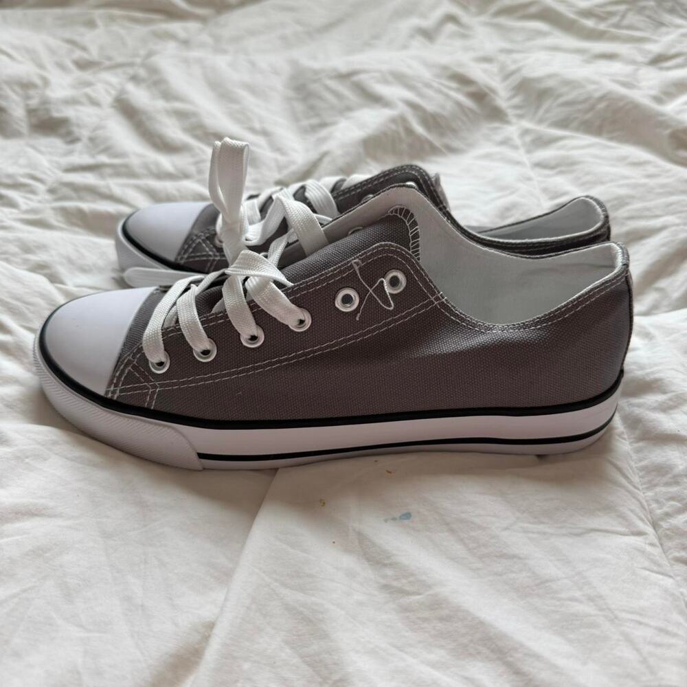 Grey and white canvas trainers women’s 8‎ casual sneakers